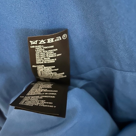 Reiss Cora Bell Sleeve Cobalt Blue High Neckline Shift
Dress Size 10 - Picture 6 of 6